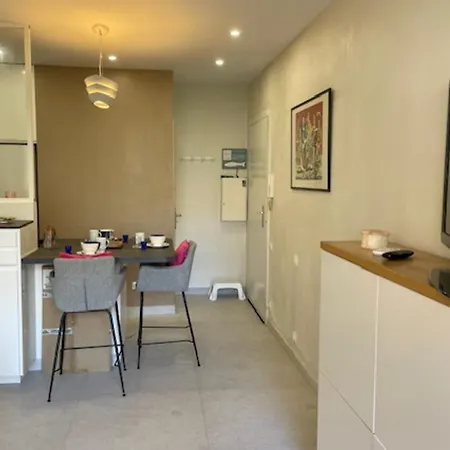For 2 With Balcony - Near *